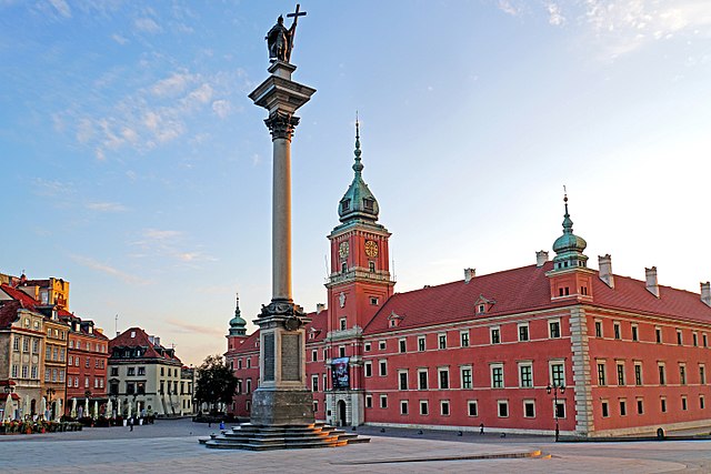 Warsaw Castle Square